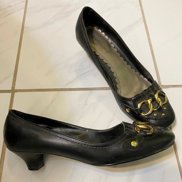 Shoes - Picture 2 of 3